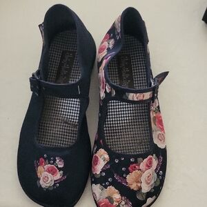 Floral Women's Slippers - Navy and Multicolor